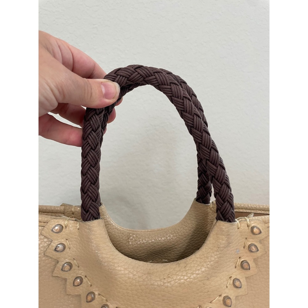 Boho Liz Claiborne Beige Pebbled Tote Bag Braided Handles Scalloped Studded Trim - Picture 3 of 11